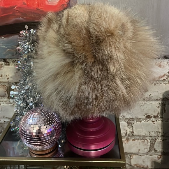 HARRODS - Real Fur Hat - Picture 10 of 13